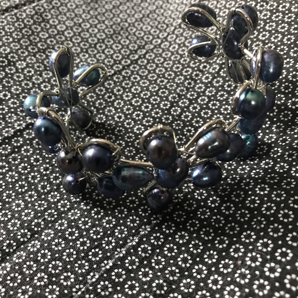 Cuff-styled bracelet - Picture 2 of 4